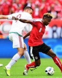  奎维利鲁昂主场气势如虹，开场十分钟连进两球奠定胜局