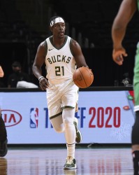  凯尔特人逆转雄鹿锁定东部决赛席位  