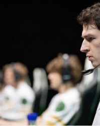  赫尔特三分大赛夺冠老鹰击败黄蜂队