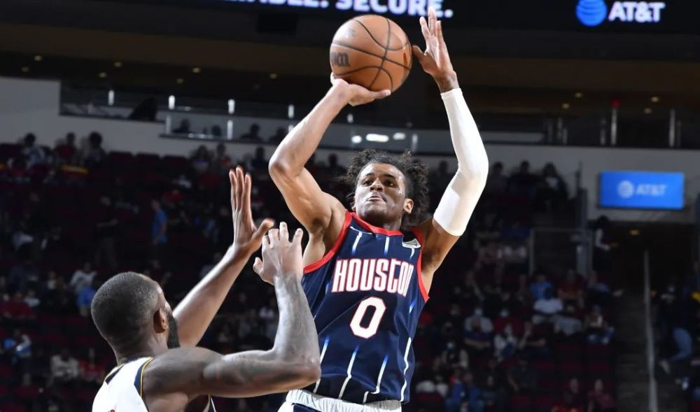  马刺新秀瓦塞尔爆发，终结火箭七连败  