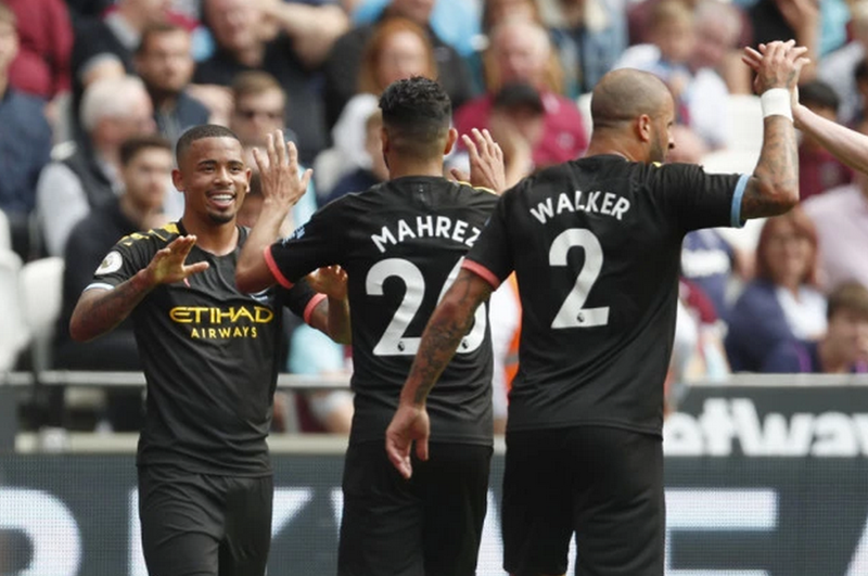  鲍恩帽子戏法西汉姆联主场横扫布莱顿显锋芒  